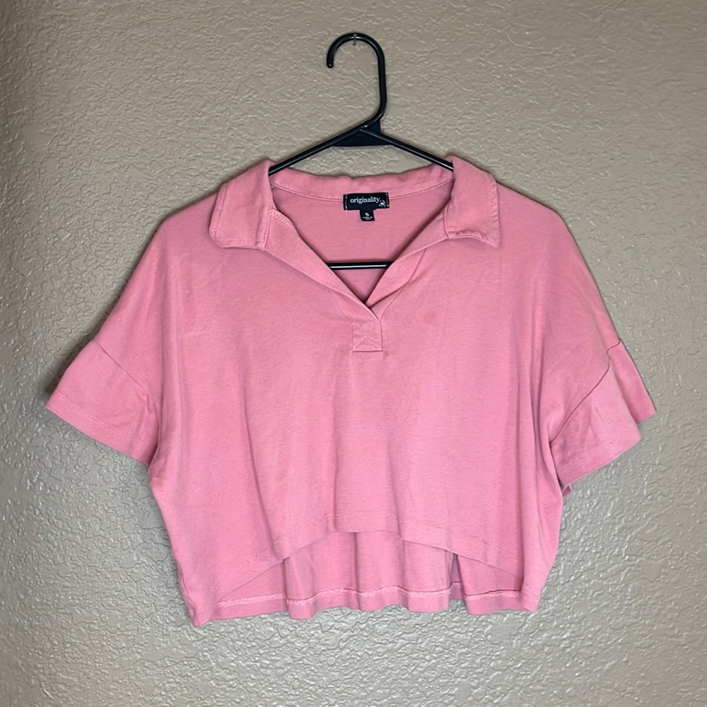 Small pink cropped t-shirt